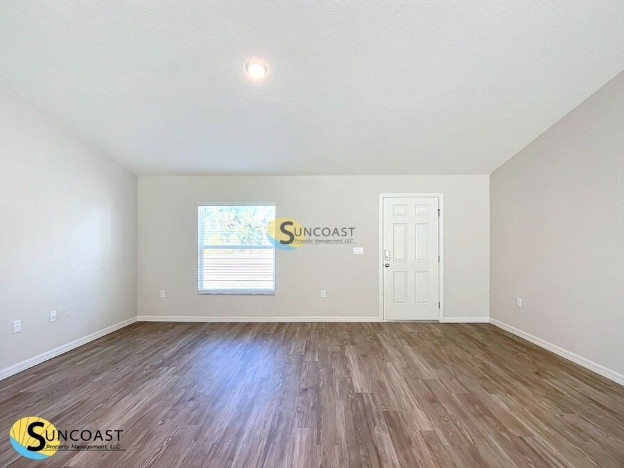 Building Photo - 119 Dogwood Dr Loop