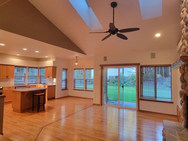 Building Photo - Beautiful Home on Gated Property