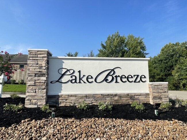 Building Photo - 11150 N Lake Mist Ln
