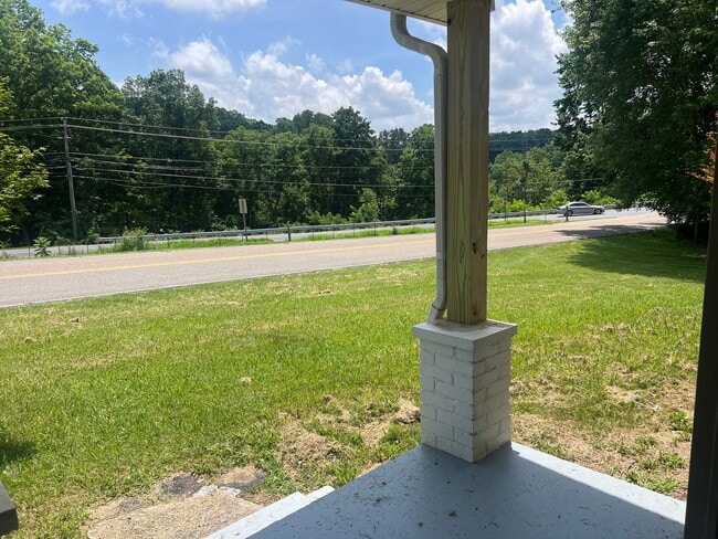 Building Photo - Very Nice 4 bedroom near Tri Cities Airpor...