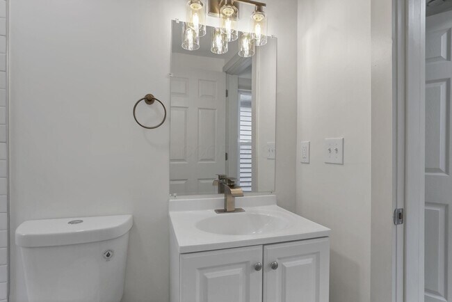 Building Photo - 2486 Findley Ave