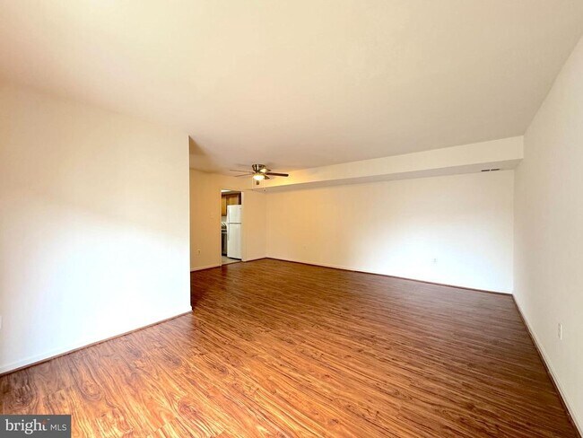 Building Photo - 4645 Logsdon Dr