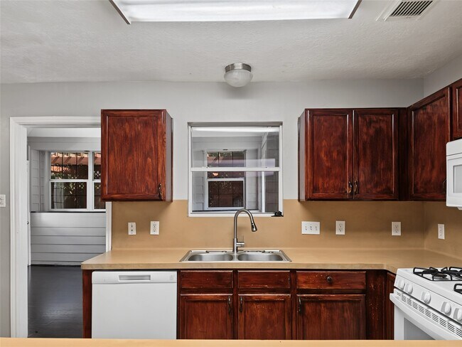 Building Photo - 19323 Cypress Peak Ln