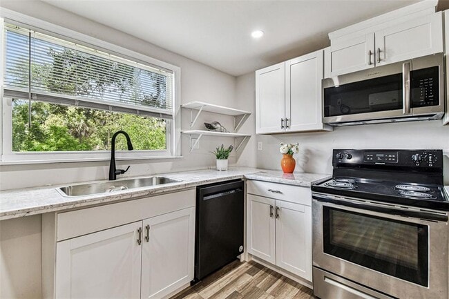 Building Photo - 1006 E 26th Ave