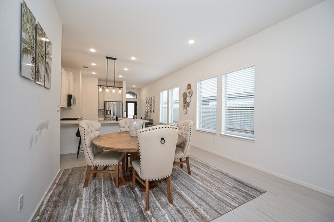 Building Photo - 29331 Mesquite Oaks Dr