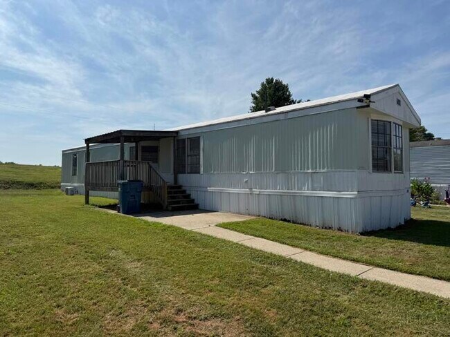 Building Photo - 107 Gouge Dr