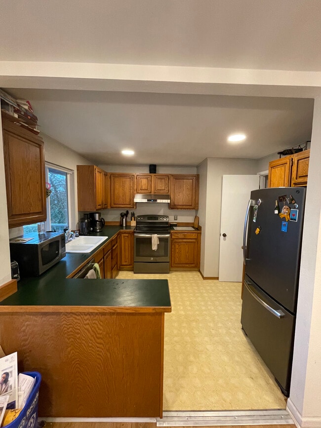 Building Photo - 1202 39th St