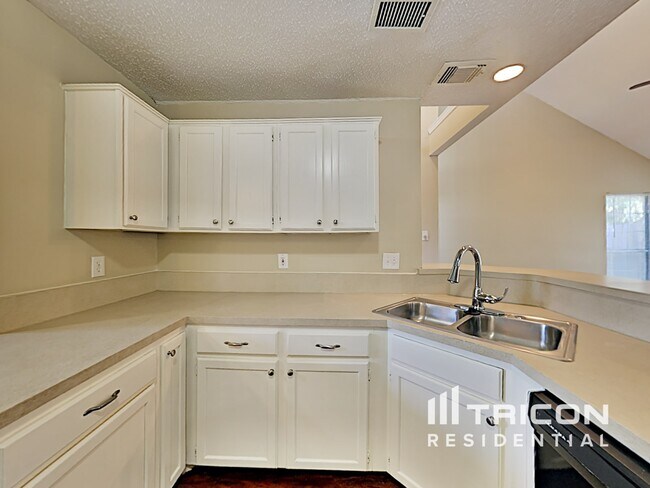 Building Photo - 1717 Wild Willow Trail