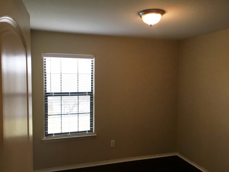 Building Photo - 150 Myrtle St