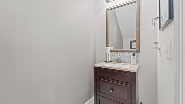 Building Photo - Beautifully Upgraded Home with Outdoor Fire Pit and Fenced Backyard in Buckhead East