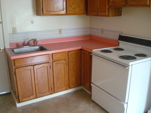 Building Photo - 87 Highland St