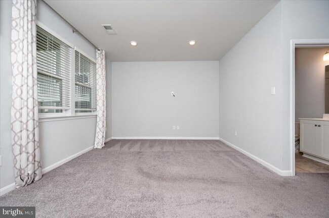 Building Photo - 7722 Venice Ln