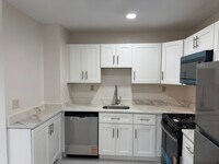 Building Photo - 1748 Jancey St