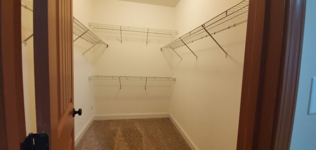 Building Photo - Spectacular!