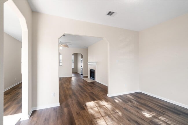 Building Photo - 8810 Willow Spur Dr