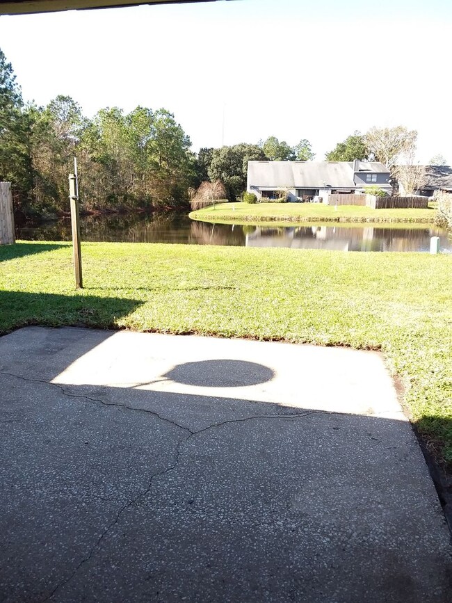 Building Photo - Two Bedroom Townhouse Near NAS Jax