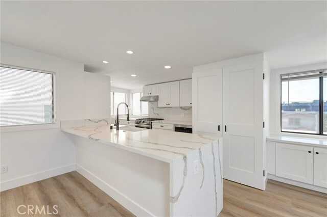 Building Photo - 1090 Loma Dr