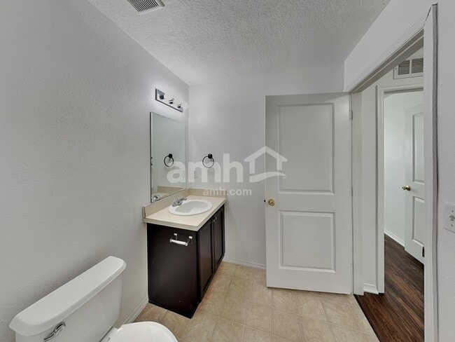 Building Photo - 10920 Pond Pine Dr