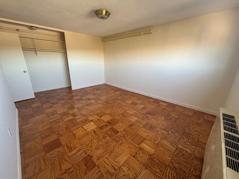 Building Photo - 80 Monmouth St