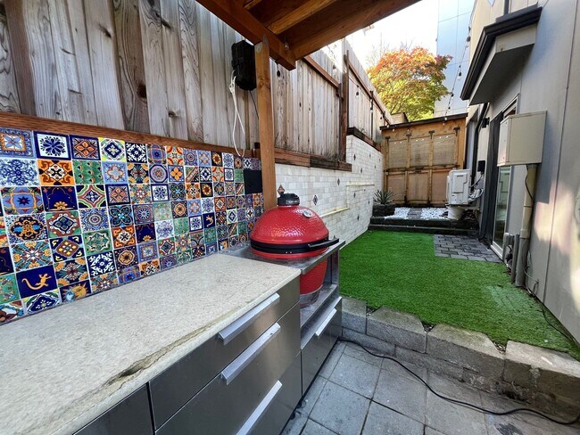 Building Photo - Stunning West Queen Anne Retreat with Iconic Puget Sound Views