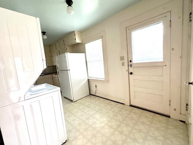 Building Photo - 4812 Ramsey Ave