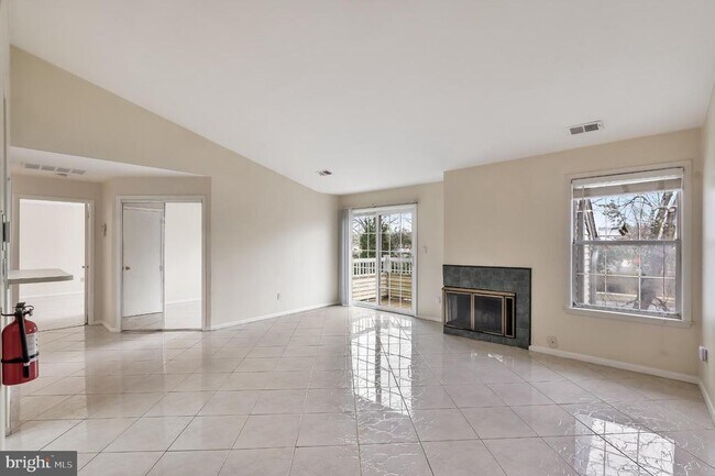 Building Photo - 119 Acadia Ct