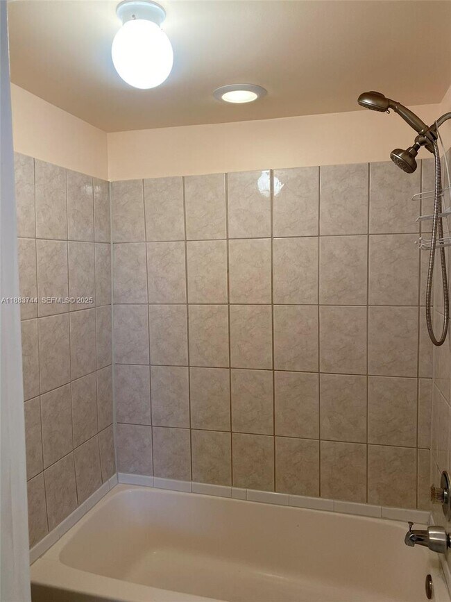 Building Photo - 10772 La Placida Dr