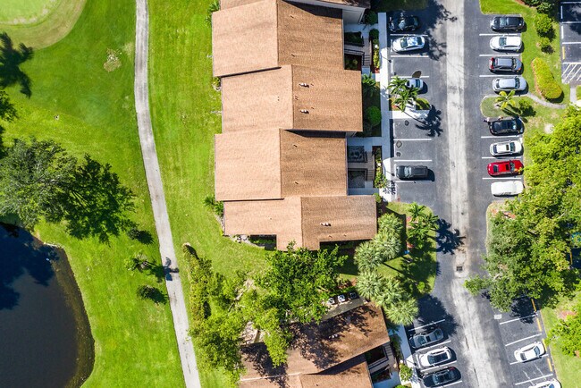 Building Photo - 5087 Oakhill Ln