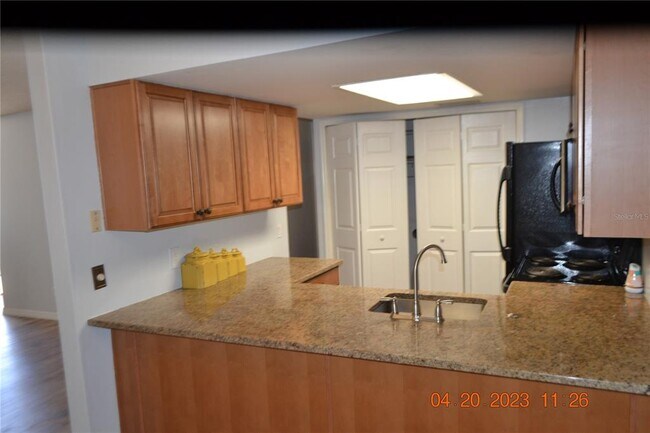 Building Photo - 6912 El Centro Ct