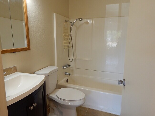 Primary Photo - This property is a 3 bedroom, 2 bathroom h...