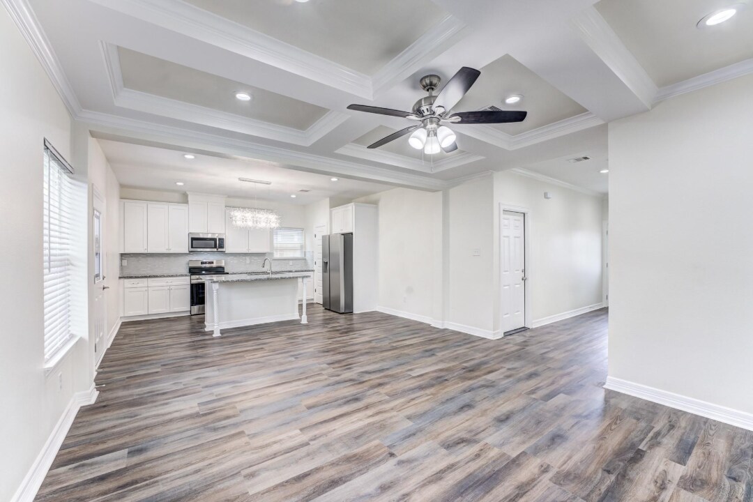 Building Photo - 410 N 4th St