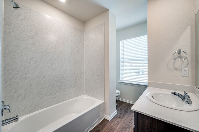 Building Photo - 7024 Vining Dr