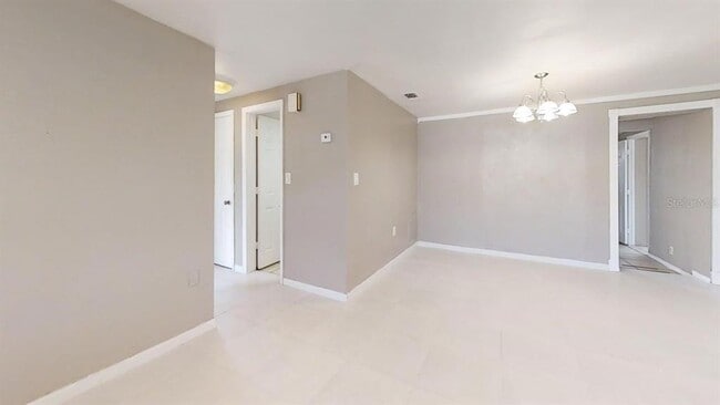 Building Photo - 3136 Huntington Rd