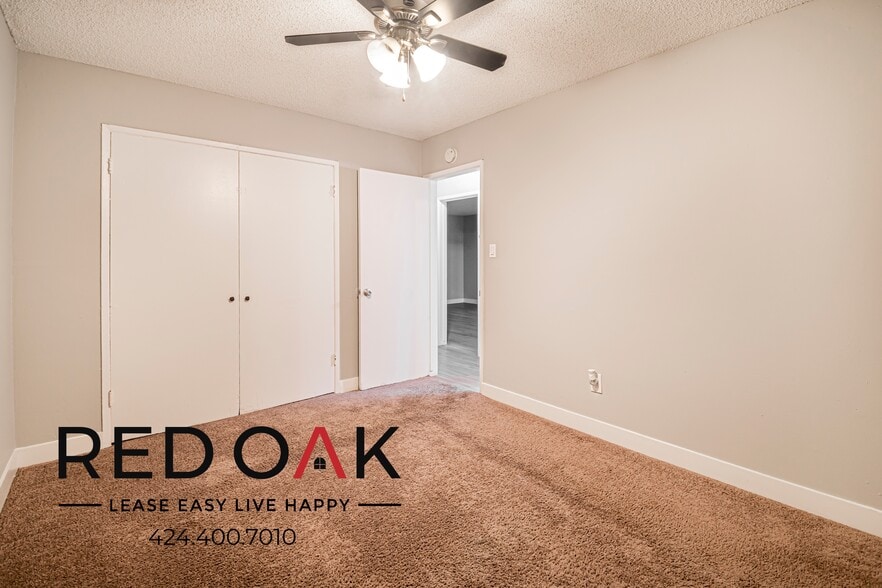 Building Photo - 690 S Riverside Ave