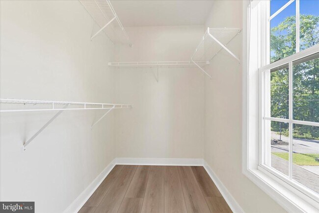 Building Photo - 132A Pineview Ave