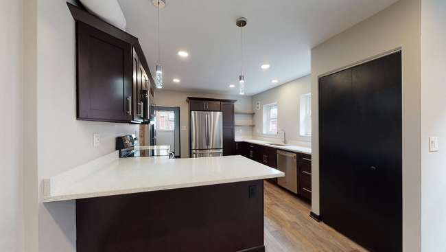 Building Photo - 1819 E Carson St