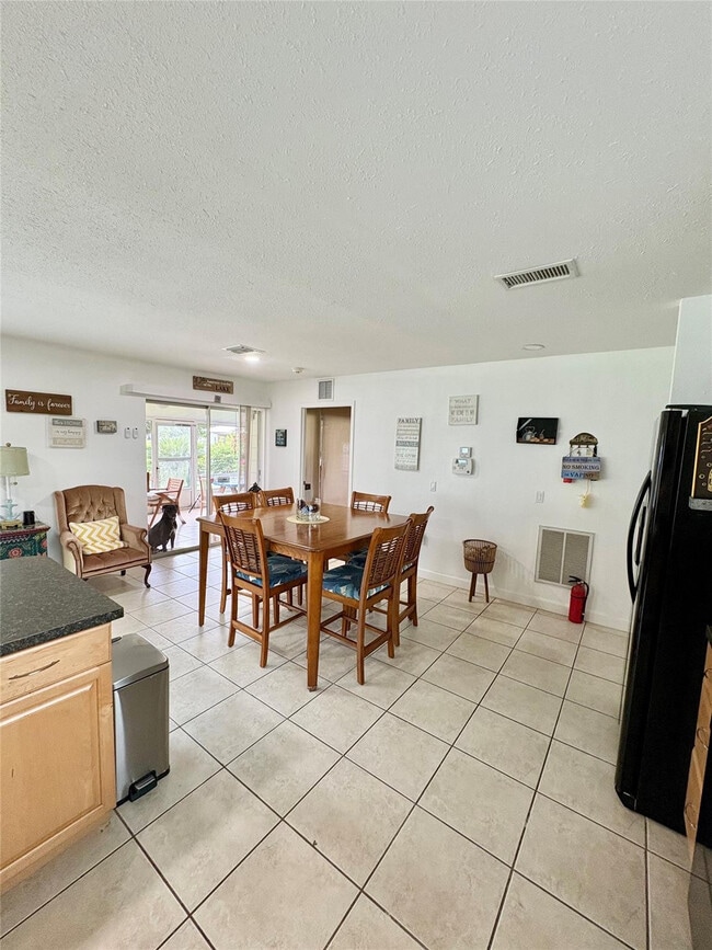 Building Photo - 120 Happiness Ave