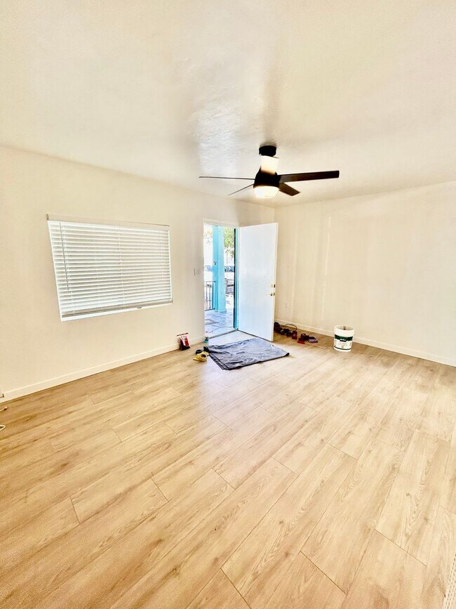 Building Photo - Remodeled 2 Bed | 1. Bath