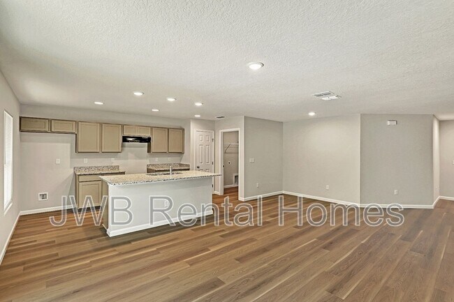 Building Photo - 9137 12th Ave