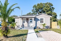 Building Photo - 2509 W Grace St