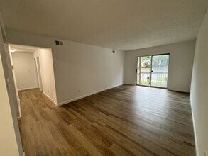 Building Photo - 85 Diane Dr