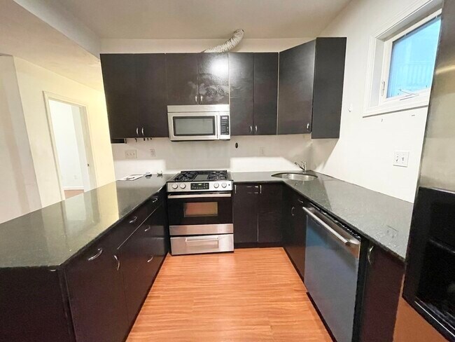 Primary Photo - 93A Hillside St