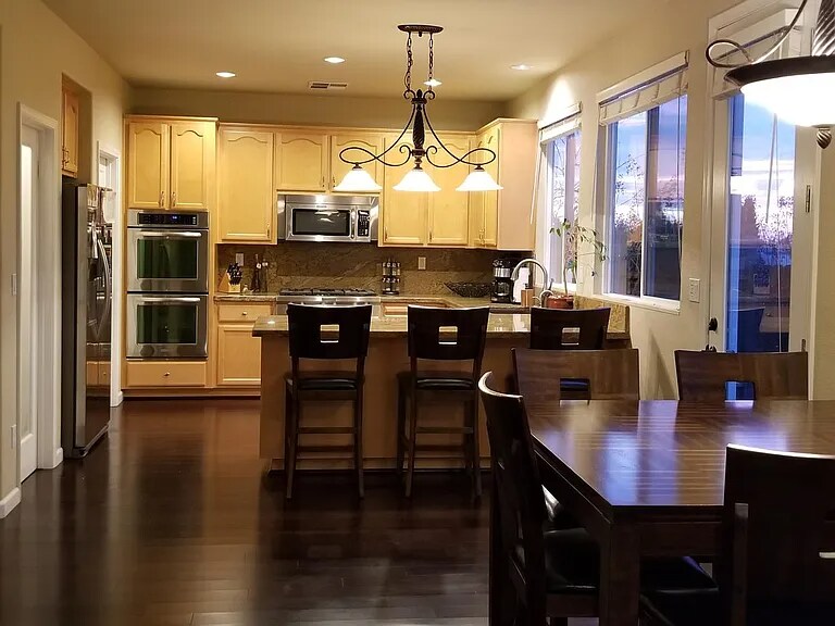 Building Photo - 3004 Fox Hill Dr