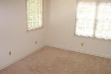 Building Photo - 9405 Locust Hill Rd