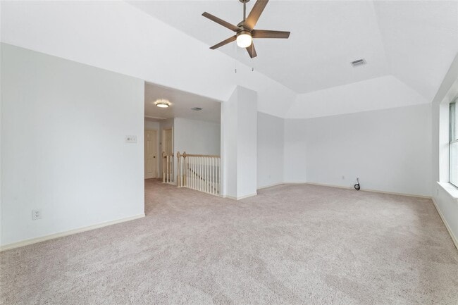 Building Photo - 304 Lago Vista St