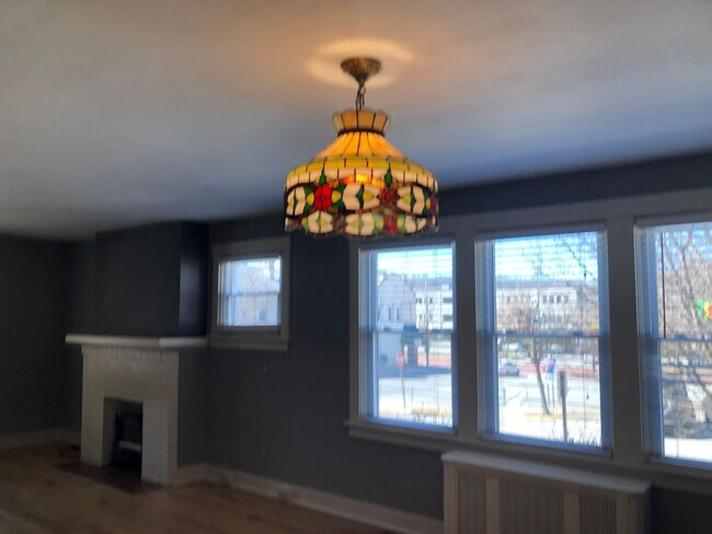 Building Photo - Beautifully Rehabbed Central Oakmont apart...
