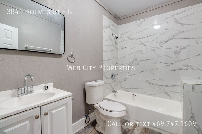 Building Photo - 3841 Holmes St