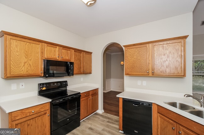 Building Photo - 203 Arbor Dr