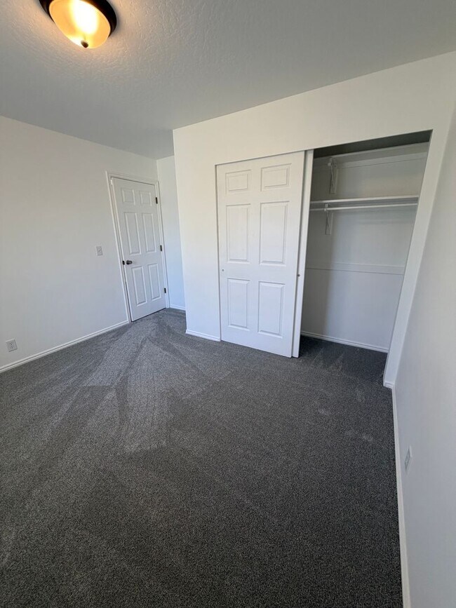 Building Photo - Gorgeous South Jordan Home!!!