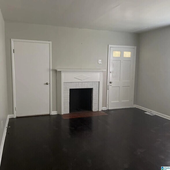 Building Photo - 4920 Ave I